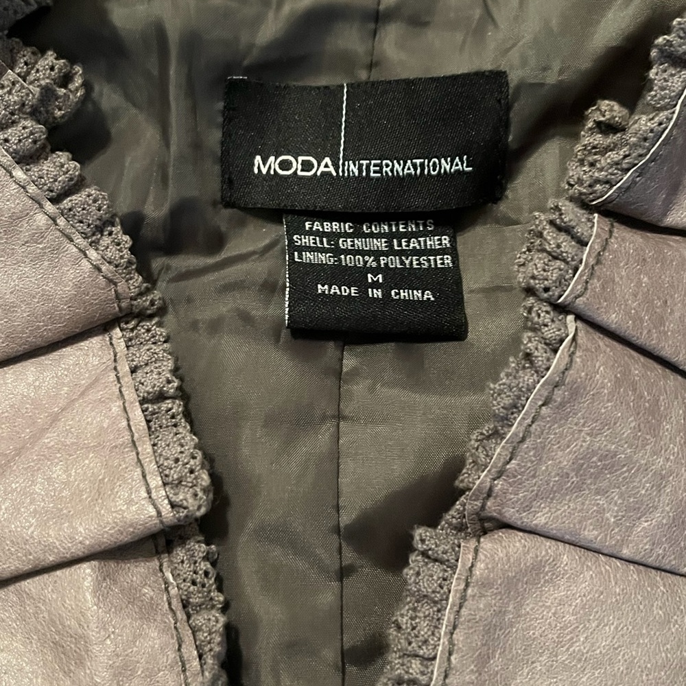 Vintage 90's Y2K Moda International 100% Leather Ruffle Trim Jacket Size Medium - Picture 9 of 11